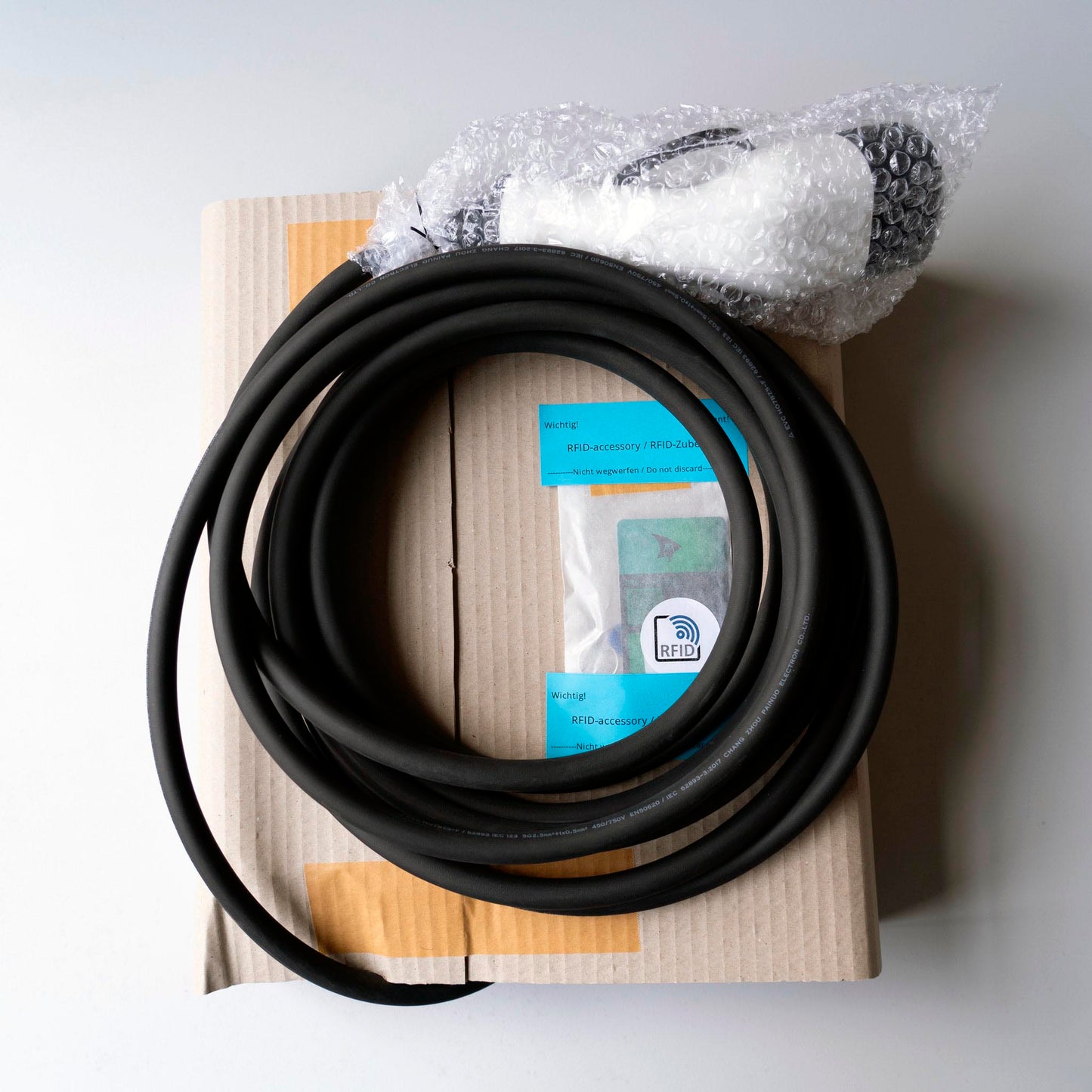 Aus Retoure: cFos Power Brain Wallbox Solar 11kW, 5m Kabel, mit Sichtfenster